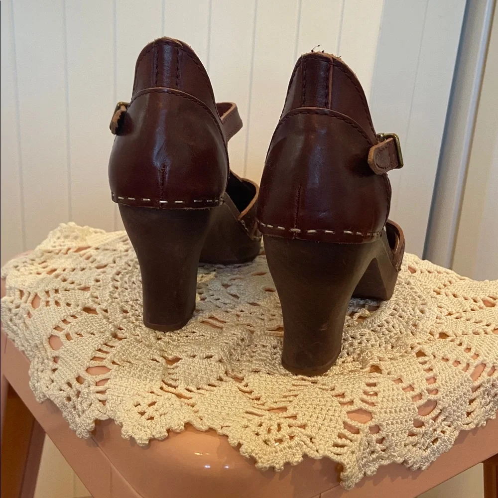 ❤️ HOST PICK ❤️ SWEDISH HASBEENS oxblood T-Strap clog heels 37 - Picture 5 of 16